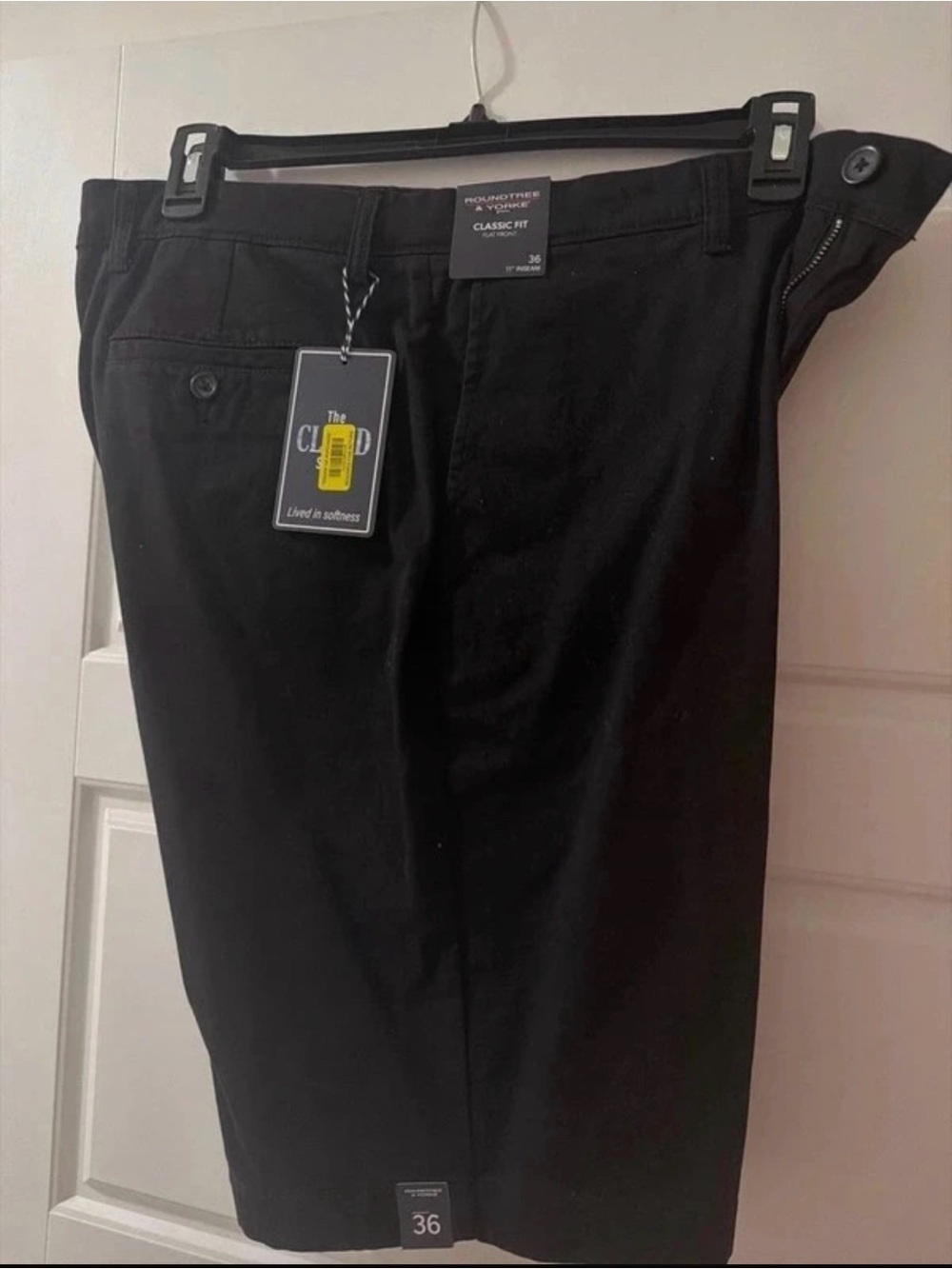 Roundtree & Yorke Men’s Classic Fit Black Chinos